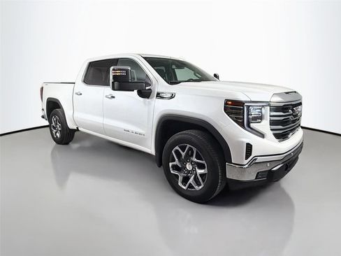 Used 2024 GMC Sierra 1500 SLT w/ SLT Convenience Package AWD/4WD image 4