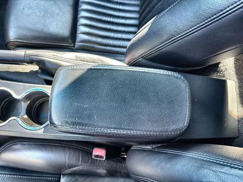 Used 2004 Ford Thunderbird image 27