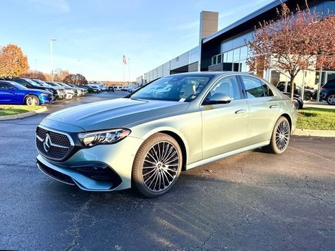 New 2026 Mercedes-Benz E 350 4MATIC Sedan image 5