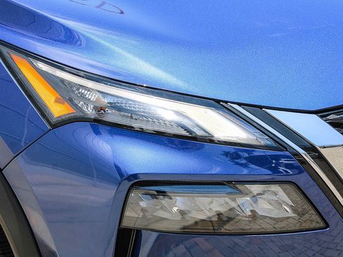 Used 2023 Nissan Rogue S FWD image 5