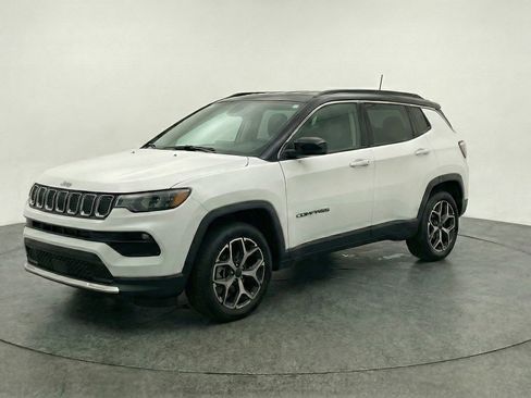 Used 2025 Jeep Compass Limited AWD/4WD image 3
