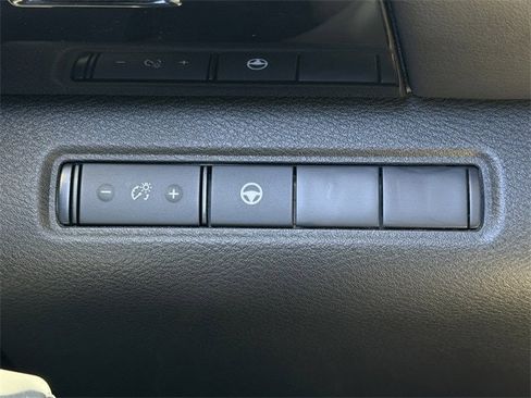 Used 2024 Nissan Pathfinder SV image 22