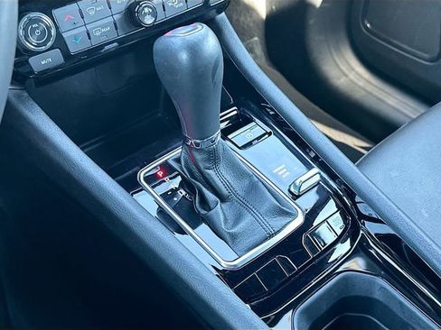 Used 2024 Jeep Compass Limited image 16