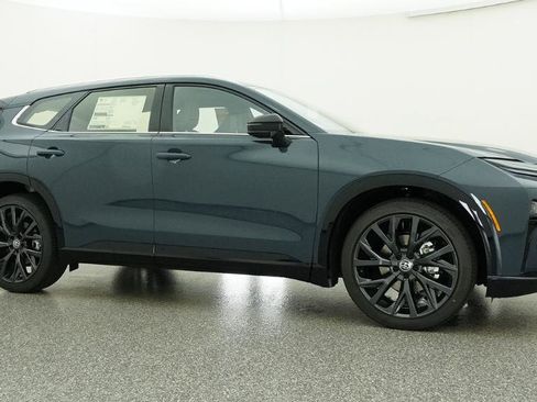 New 2026 Toyota Crown Signia AWD/4WD image 21