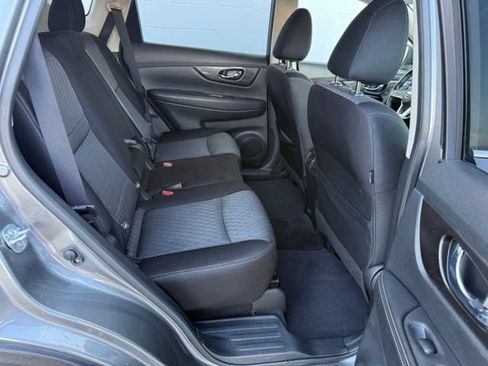 Used 2020 Nissan Rogue SV w/ Premium Package FWD image 14