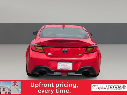 Used 2023 Toyota GR86 Premium w/ ALL Weather Mat Package (TMS) RWD image 6