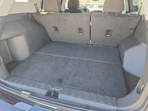 Used 2024 GMC Terrain SLE image 31