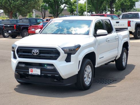 Certified 2024 Toyota Tacoma SR5 AWD/4WD image 4