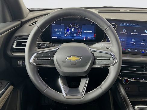 New 2026 Chevrolet Traverse LT image 11