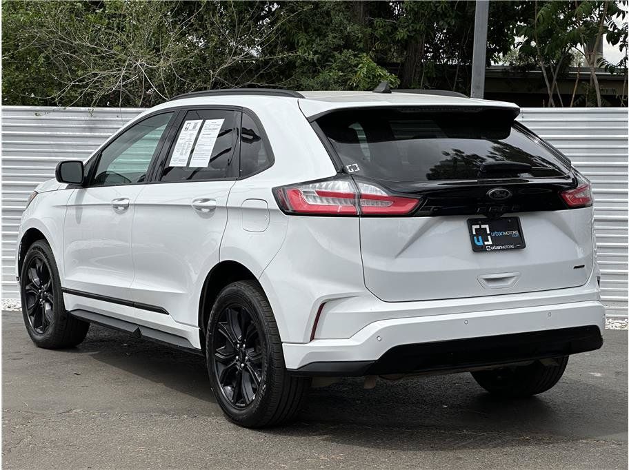 Used 2024 Ford Edge SE w/ Black Appearance Package AWD/4WD image 3