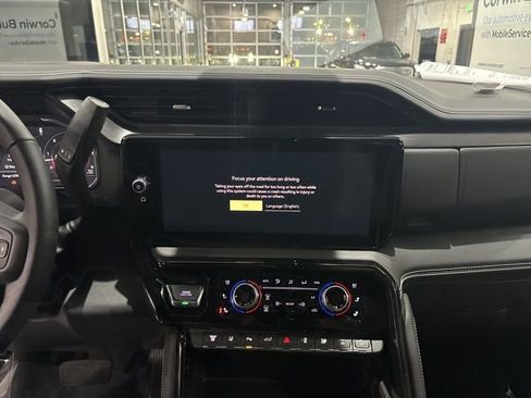 Used 2025 GMC Sierra 2500 AT4X image 21