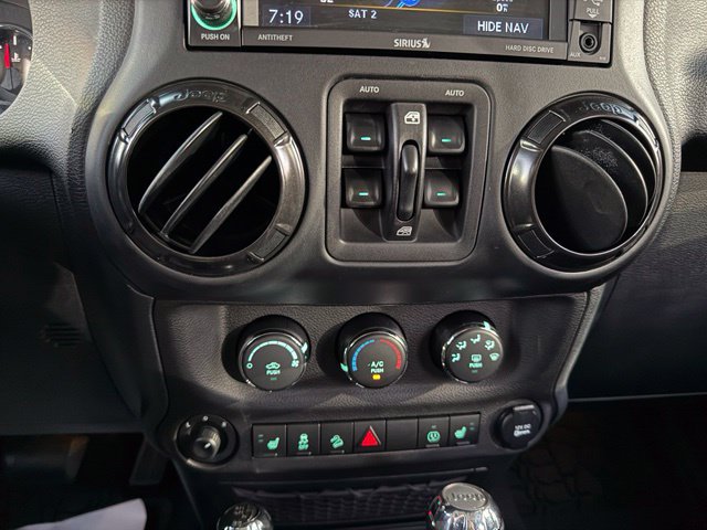 Used 2017 Jeep Wrangler Unlimited Sahara AWD/4WD image 22