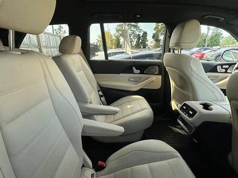 Used 2024 Mercedes-Benz GLS 450 4MATIC image 8