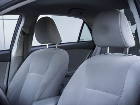 Used 2013 Toyota Corolla LE image 10