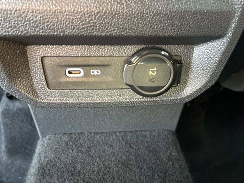 Used 2022 Volkswagen Tiguan SE AWD/4WD image 19