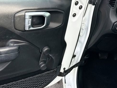 Used 2021 Jeep Wrangler Unlimited Sport image 18