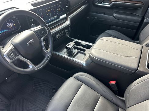 Used 2024 Chevrolet Silverado 1500 LT Trail Boss w/ Convenience Package II image 10