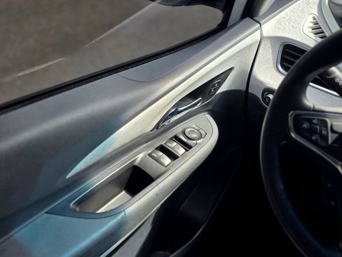Used 2021 Chevrolet Bolt LT FWD image 19