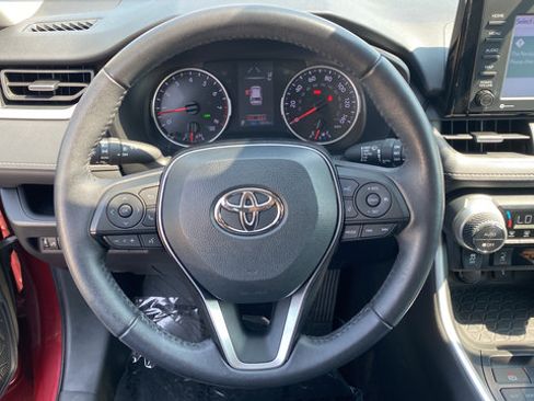 Used 2021 Toyota RAV4 XLE Premium AWD/4WD image 17