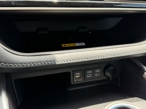 Certified 2024 Toyota Highlander XLE FWD image 21