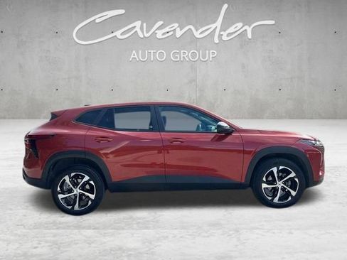 Used 2024 Chevrolet Trax RS w/ Driver Confidence Package FWD image 18
