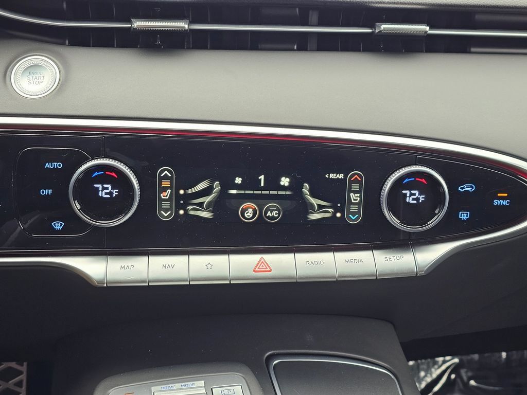 Certified 2025 Genesis GV70 3.5T Sport AWD/4WD image 16