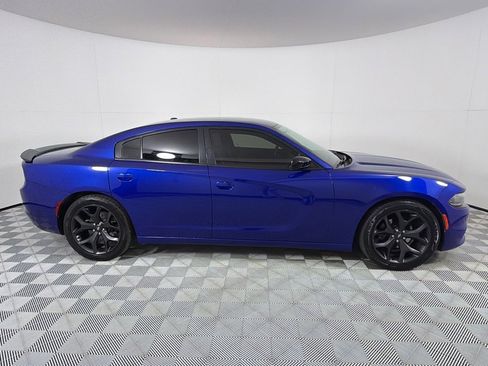 Used 2020 Dodge Charger SXT w/ Blacktop Package image 4