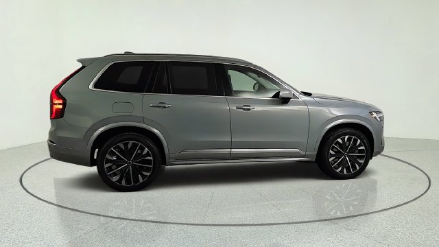 New 2026 Volvo XC90 T8 Plus AWD/4WD image 8
