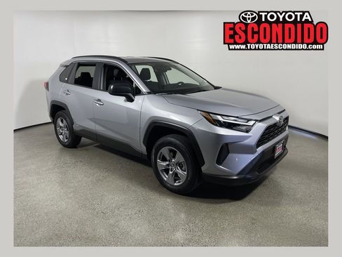 Certified 2025 Toyota RAV4 LE AWD/4WD image 1