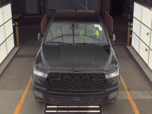 Used 2025 RAM 1500 Big Horn AWD/4WD image 3