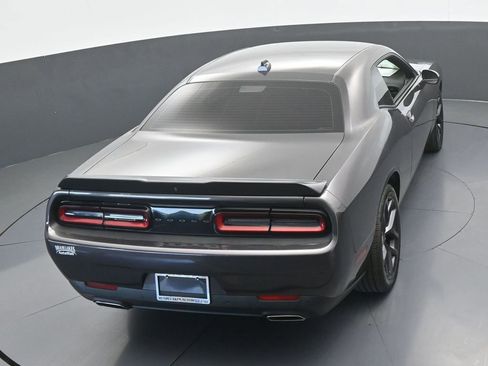 Used 2022 Dodge Challenger SXT w/ Driver Convenience Group RWD image 40