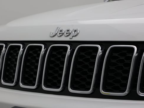 Used 2021 Jeep Grand Cherokee Limited w/ Trailer Tow Group IV AWD/4WD image 13