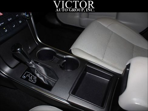 Used 2017 Toyota Camry SE image 20