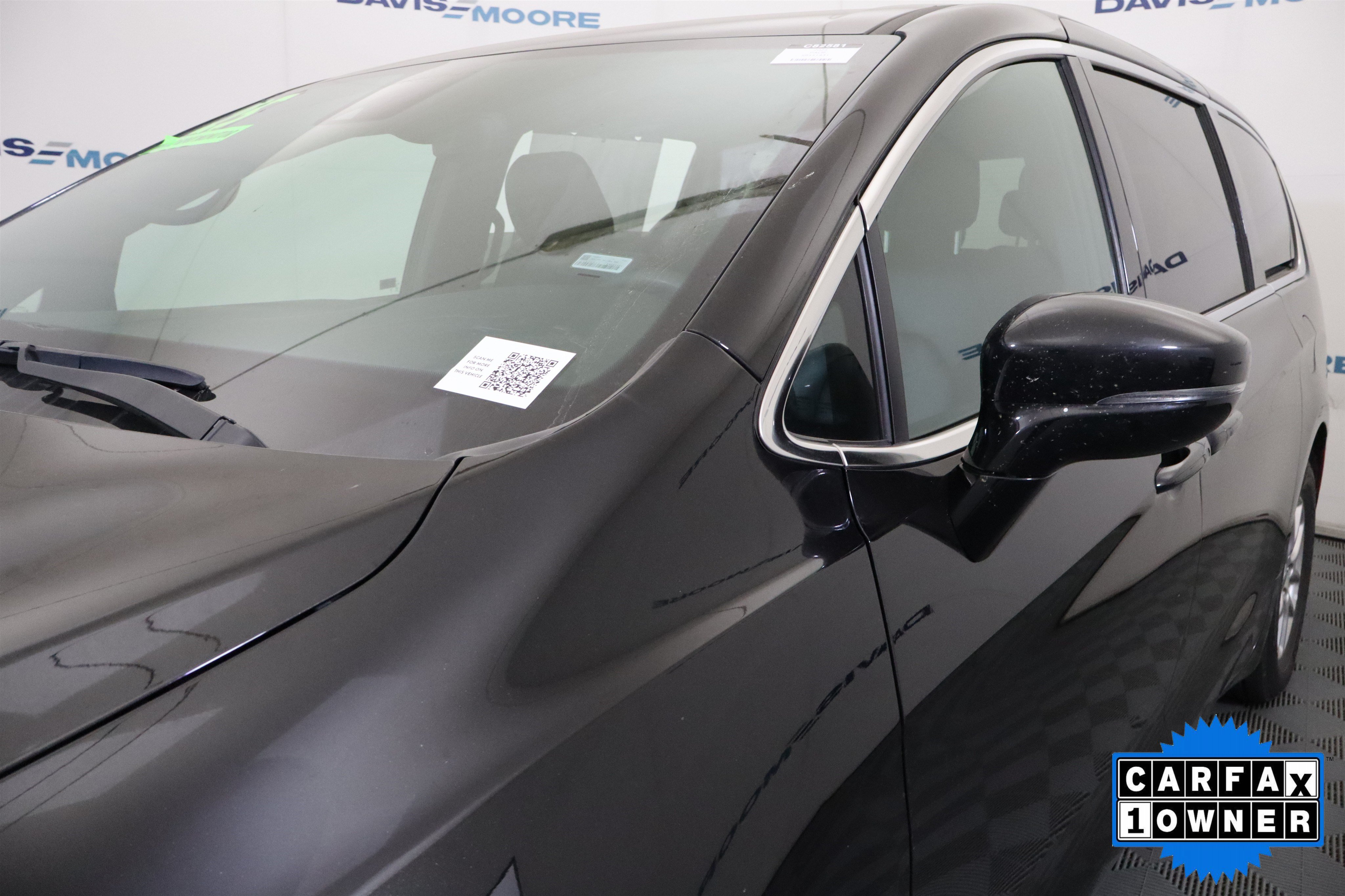 Used 2025 Chrysler Pacifica Select FWD image 13