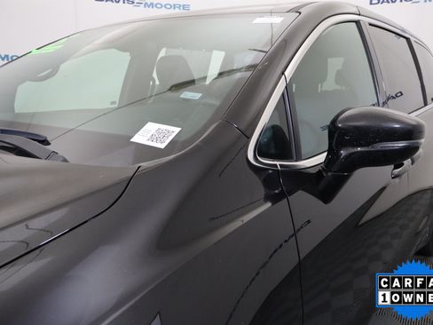 Used 2025 Chrysler Pacifica Select FWD image 13