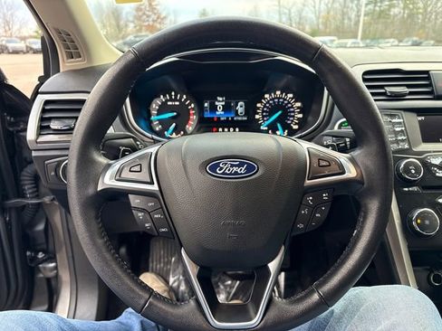 Used 2018 Ford Fusion SE image 28