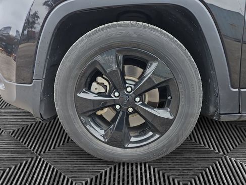 Certified 2016 Jeep Cherokee High Altitude image 14