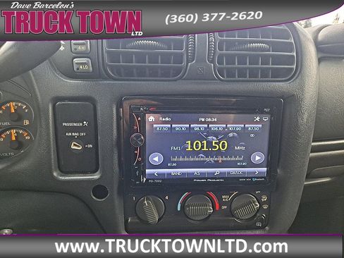 Used 2000 GMC Sonoma SLS w/ SLS Super Spec Pkg 1 image 16