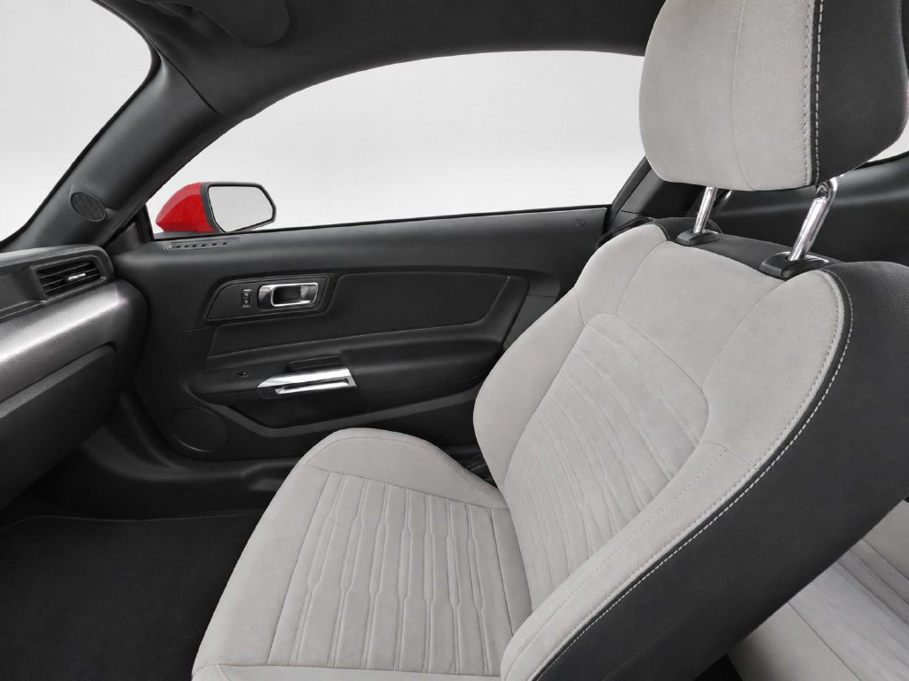 Used 2015 Ford Mustang GT RWD image 13
