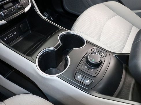 Used 2023 GMC Terrain SLE w/ Driver Convenience Package image 20