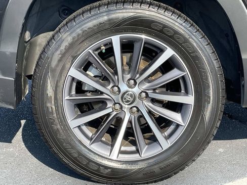 Used 2018 Toyota Highlander XLE FWD image 8