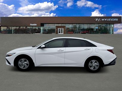 New 2026 Hyundai Elantra SE
