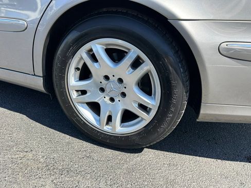 Used 2003 Mercedes-Benz E 320 Sedan image 9