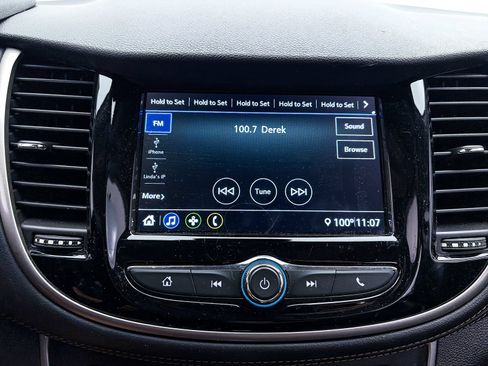 Used 2019 Chevrolet Trax LT w/ LT Convenience Package AWD/4WD image 17