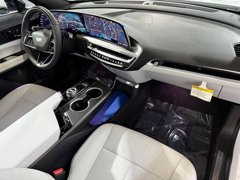 New 2026 Cadillac Lyriq Sport AWD/4WD image 48