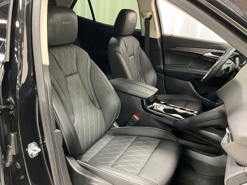 Used 2023 Buick Envision Avenir AWD/4WD image 8