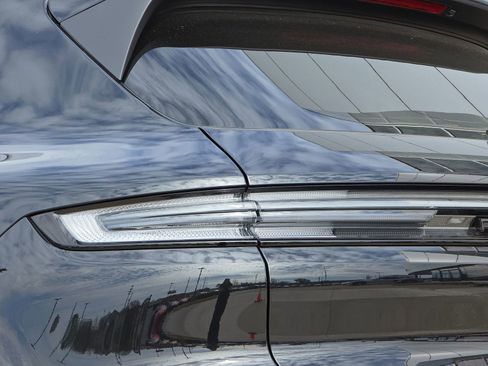 New 2026 Porsche Cayenne S image 12