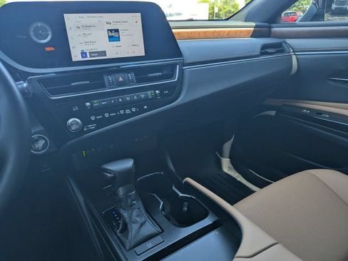 Used 2025 Lexus ES 350 w/ Premium Package FWD image 24