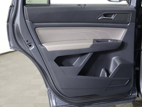 Used 2021 Volkswagen Atlas SE image 24