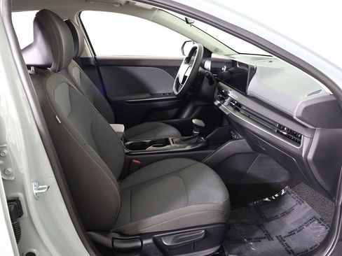 Used 2025 Kia K4 FWD image 30